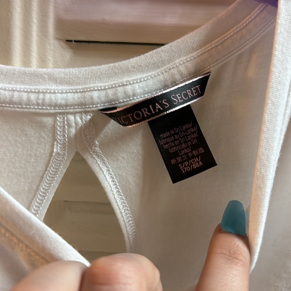Victoria Secret Love Tank Top - Picture 3 of 5